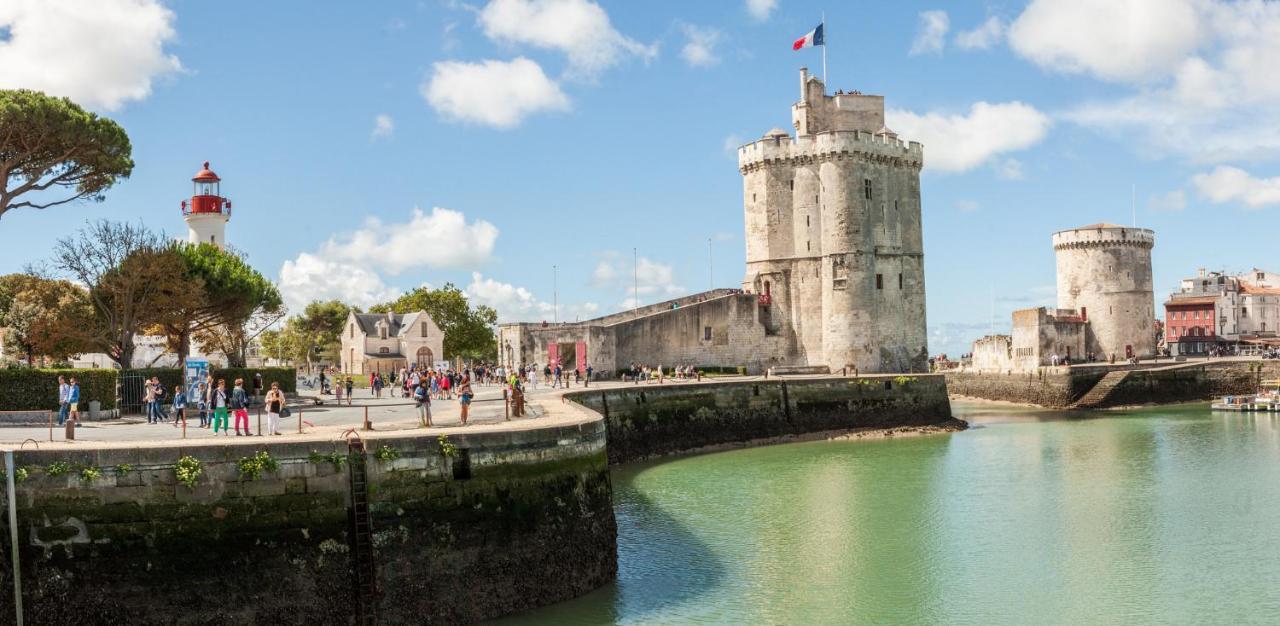 Charmant Cocon Iode Cosy Equipe, Baigne De Lumiere, Situe Au Coeur De La Rochelle A 1Min A Pied Du Marche Central Avec Tv Et Wifi Bagian luar foto