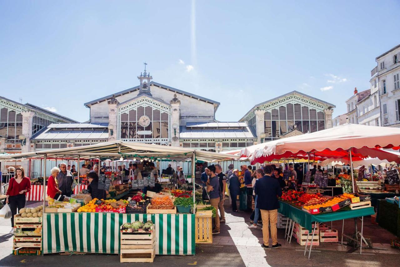 Charmant Cocon Iode Cosy Equipe, Baigne De Lumiere, Situe Au Coeur De La Rochelle A 1Min A Pied Du Marche Central Avec Tv Et Wifi Bagian luar foto